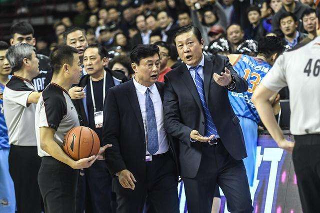 以前nba进球后为什么停表(细心的你有没有发现，CBA联赛经常会偷时间？真相在这里！)