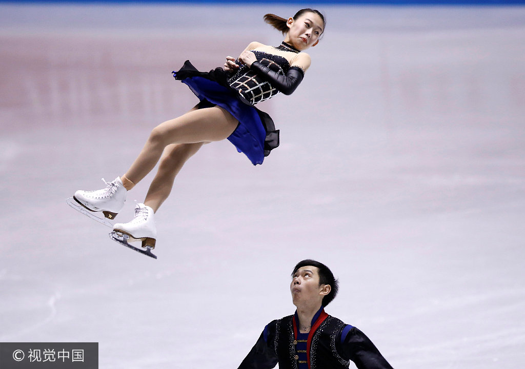 双人花样滑冰视频2017世界杯(2017世界花样滑冰团体锦标赛双人短节目：彭程/金杨名列第二)