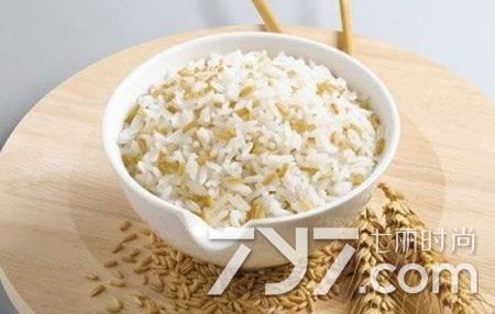 吃了燕麦回奶吗（哺乳期妈妈正确吃燕麦片的方法）