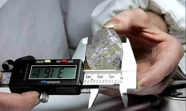 这个世界上第二大的钻石矿场，曾经不允许外人进入如今成景点！