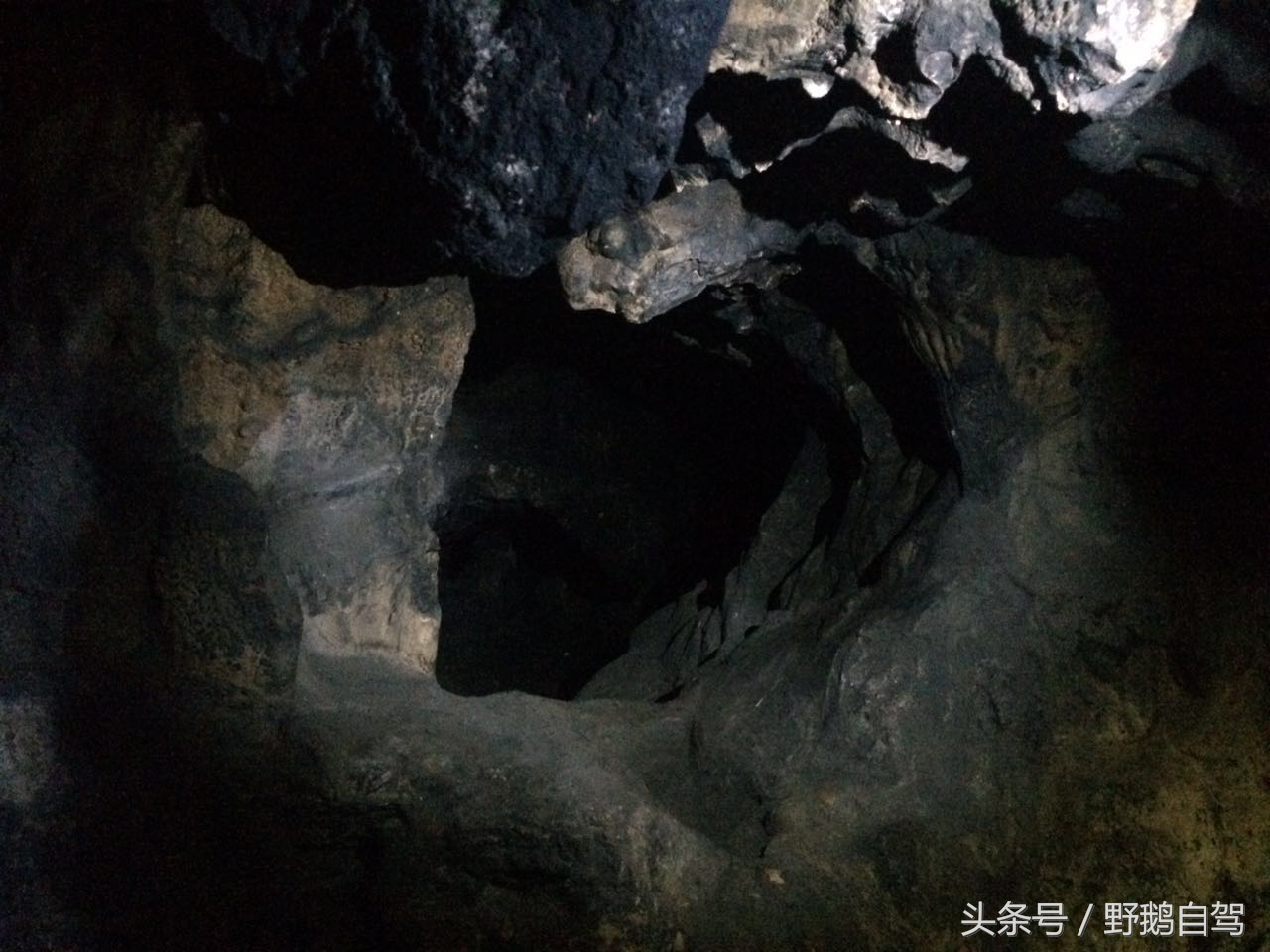 自驾探秘仙人洞：阴森的洞穴内竟然有古人书画！