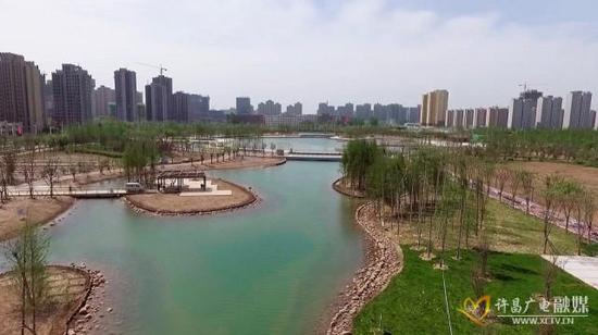 人民的名义即视感！河南许昌市委书记五一骑共享单车考察中央公园