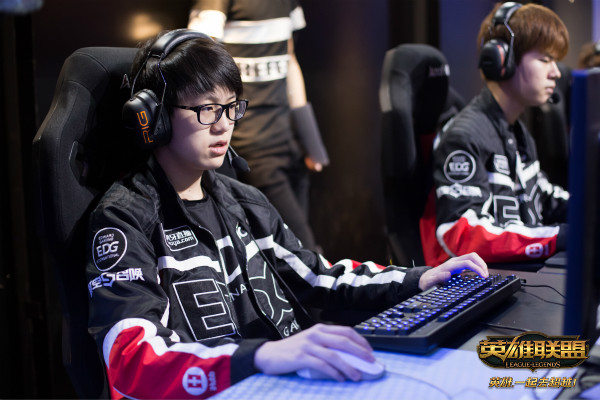 LoL赛程空窗小盘点：LPL各大战队的“颜值担当”
