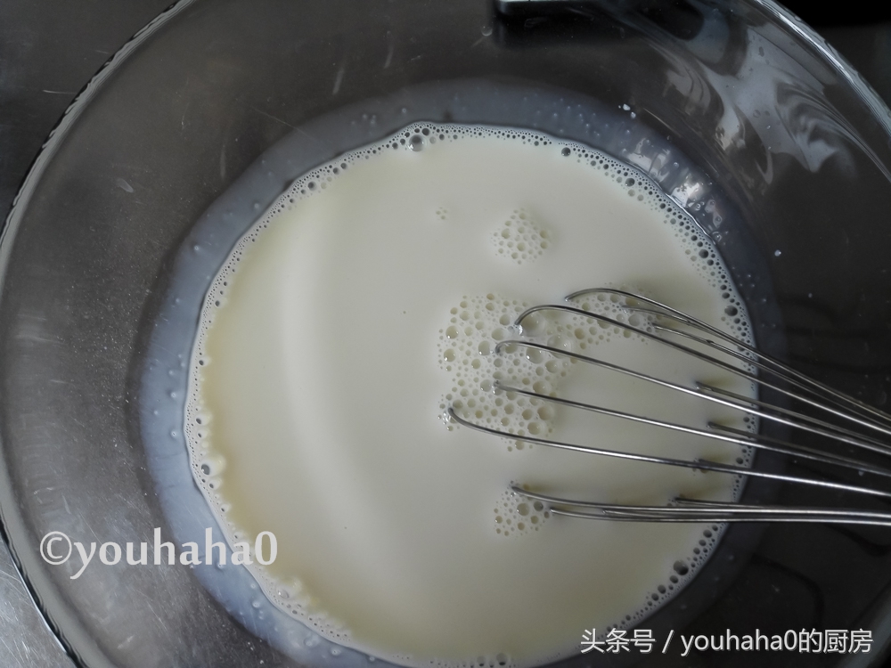 牛奶摇身一变，竟然变成了可以打发的低卡淡奶油，成本差十倍