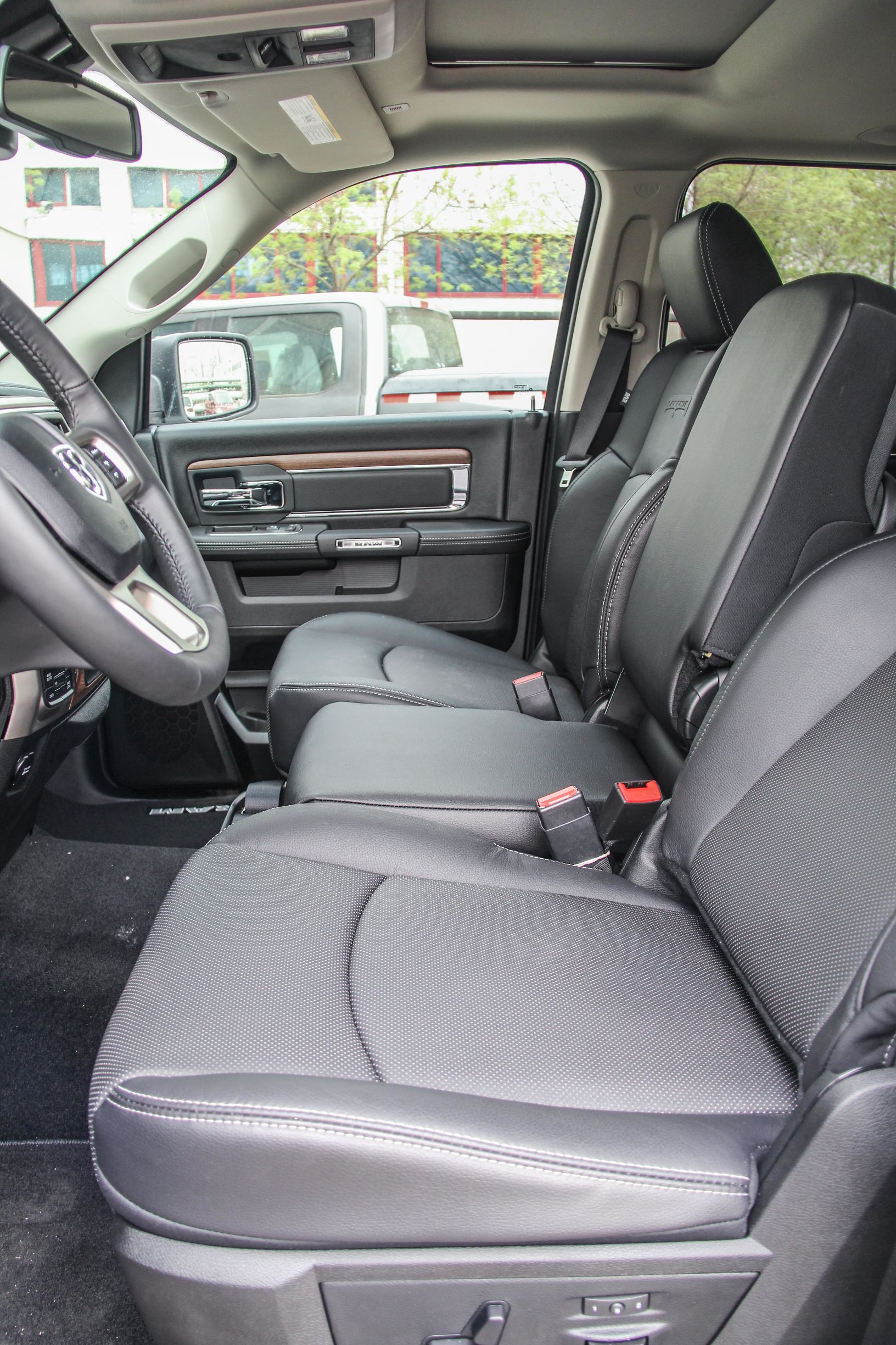 老款公羊道奇商务车_道奇公羊轿车图片 - 阜阳汽车网