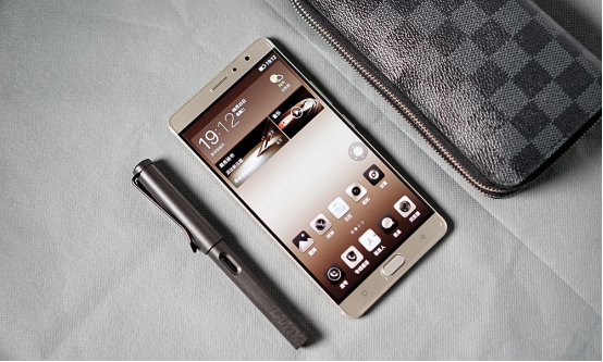 金立m6plus外屏多少钱(商务人士对其情有独钟) - 价格百科