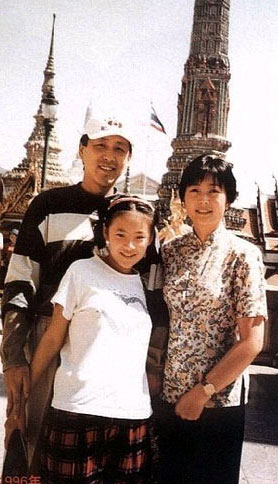 13岁只身远赴异国求学，出道33年不拼爹，她爹竟然是陈道明