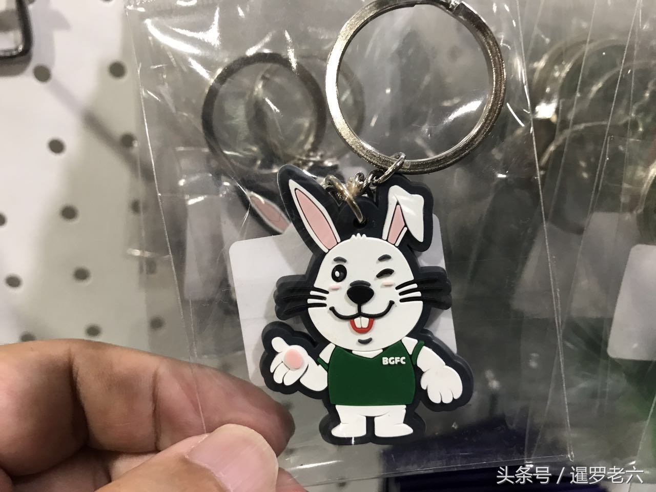 球迷用品商店(来看看泰超球队的球迷纪念品商店，和中超有的比不？)