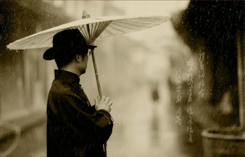 油纸伞,雨巷情,只待故人来