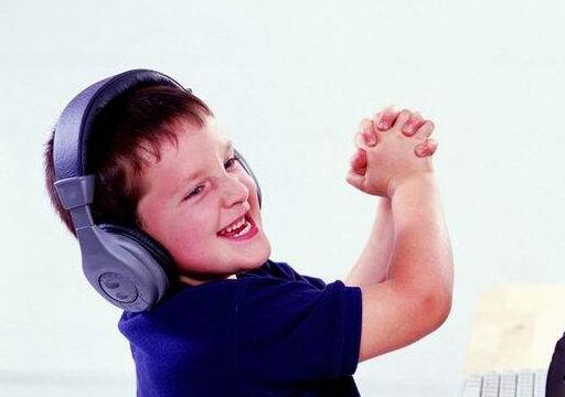 小伙伴们赶紧学乐器，考级证书越来越有用了