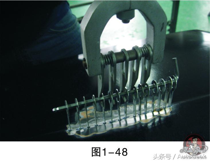 汽车钣金图解：发动机盖罩损伤修复方法与步骤