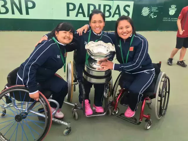 中国网球女子世界杯(自豪！中国女子轮椅网球队勇夺2017轮椅网球世界杯桂冠)