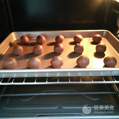 巧克力球过十关 人间废业过十关在线-佳迪双