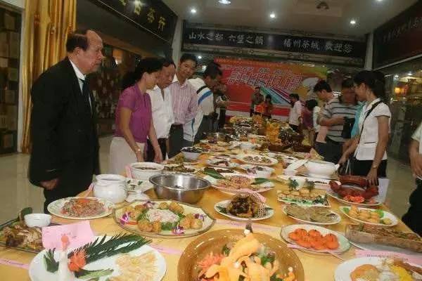 活动丨美食文化系列活动震撼来袭，最地道的梧州美食等你来！