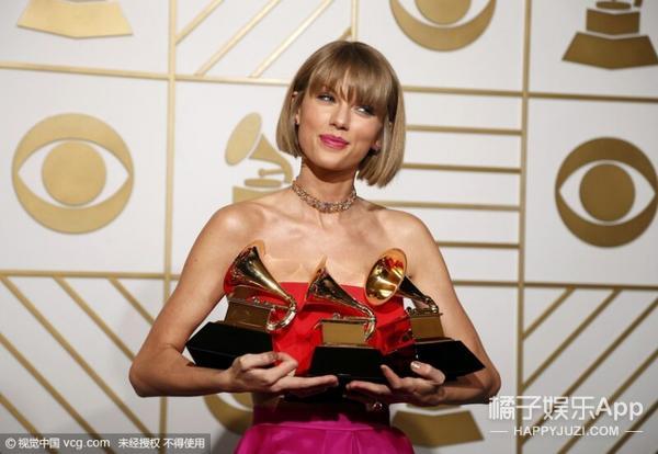 Taylor Swift：当你还在关注她有几位前任时，她已经改变了全球的音乐产业！