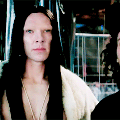 温婉，娇憨，挑逗，狂放，男演员穿起女装也是各有各的味道！