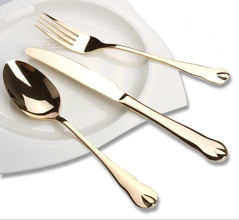 左刀右叉还是左叉右刀 吃西餐的注意事项