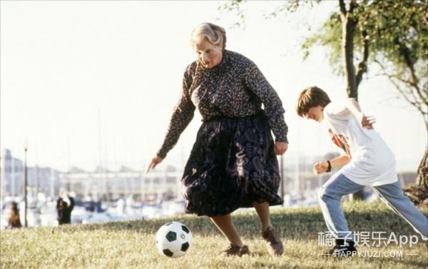 温婉，娇憨，挑逗，狂放，男演员穿起女装也是各有各的味道！