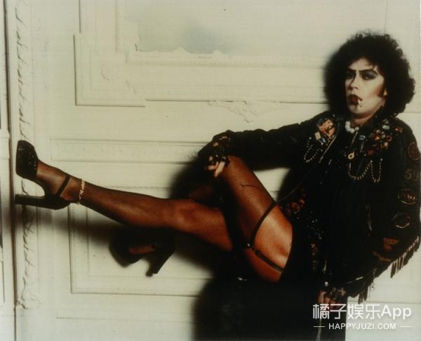 温婉，娇憨，挑逗，狂放，男演员穿起女装也是各有各的味道！