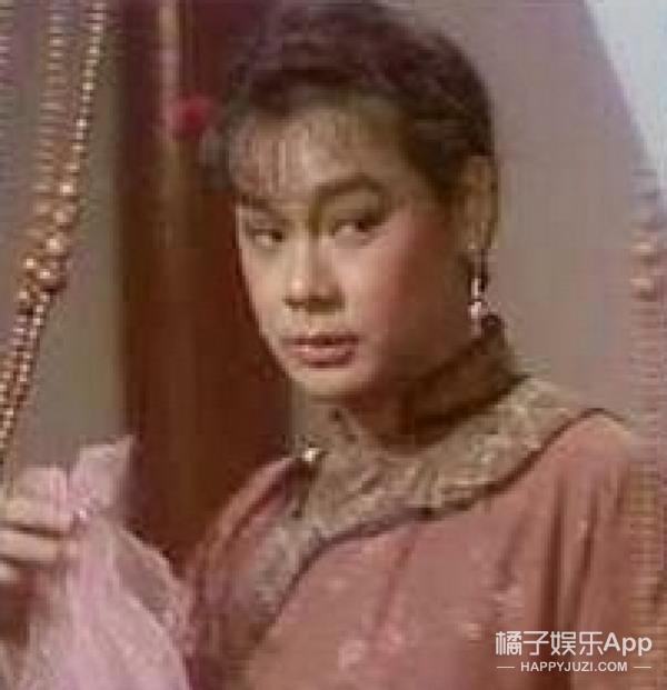 温婉，娇憨，挑逗，狂放，男演员穿起女装也是各有各的味道！