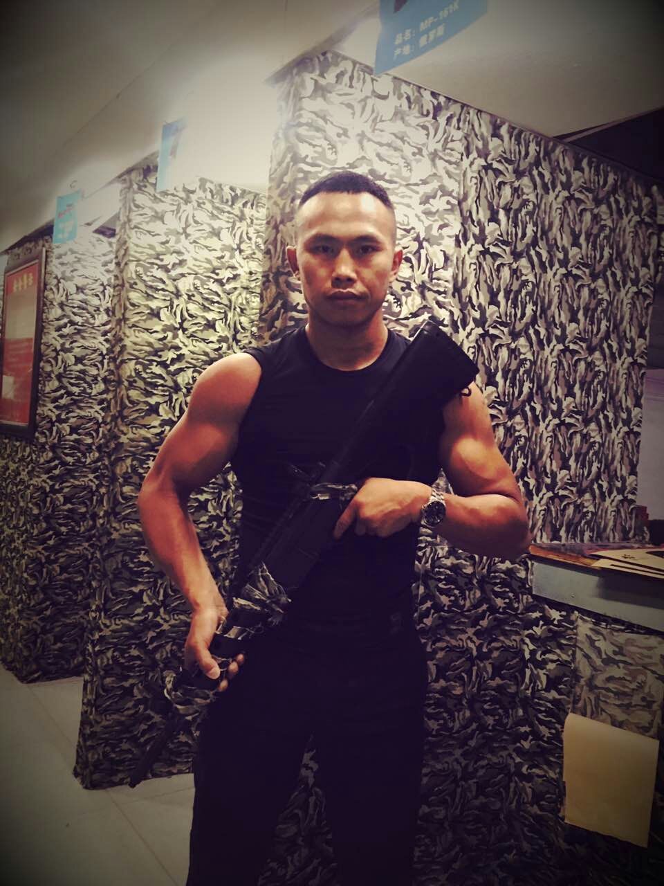 所以从播求团队的角度,他们肯定不太愿意死磕周志鹏.