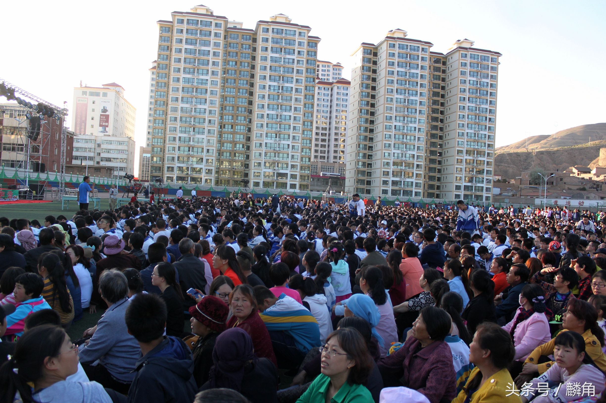 自信！面对高考会宁一中师生用艺术的形式淡定面对