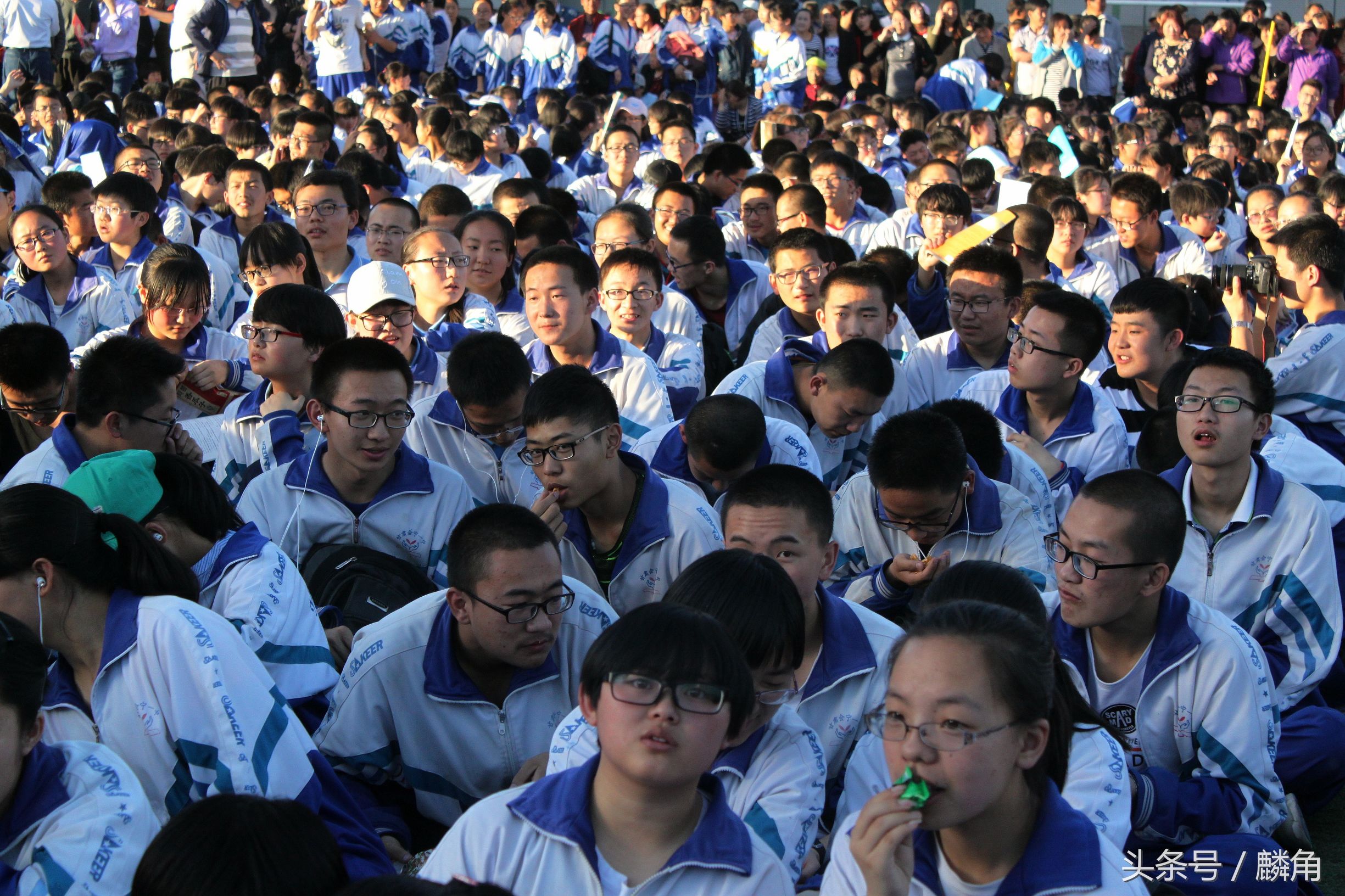 自信！面对高考会宁一中师生用艺术的形式淡定面对