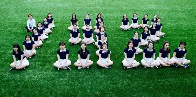 全班唯一的男生为女生写了首情歌，歌里有每位同学的名字！