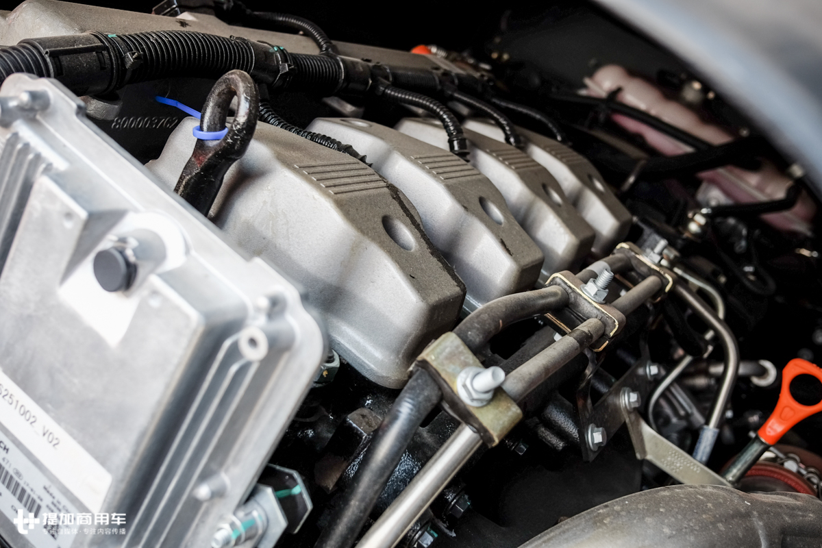 190马力配法士特8挡变速器，江淮威司达大轻卡同级别几乎无敌