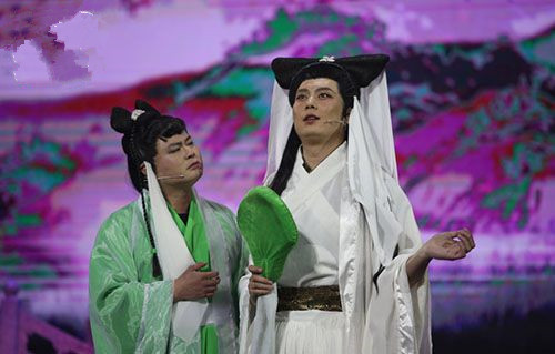 《欢乐喜剧人》中开心麻花团队表演的《白蛇传》中,魏翔男扮女装饰演