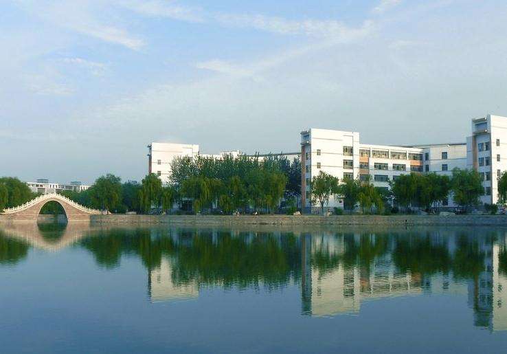 开学了，去青岛最美大学去逛一逛吧，个个堪比5A级景区