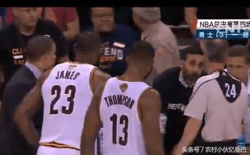 nba为什么吹两罚一制(裁判有点控制不住局面？给了两次技犯，格林挥手示意离场却回来了)