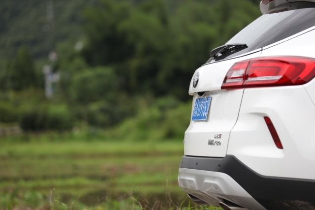 试一汽奔腾X80 不堆积配置的SUV