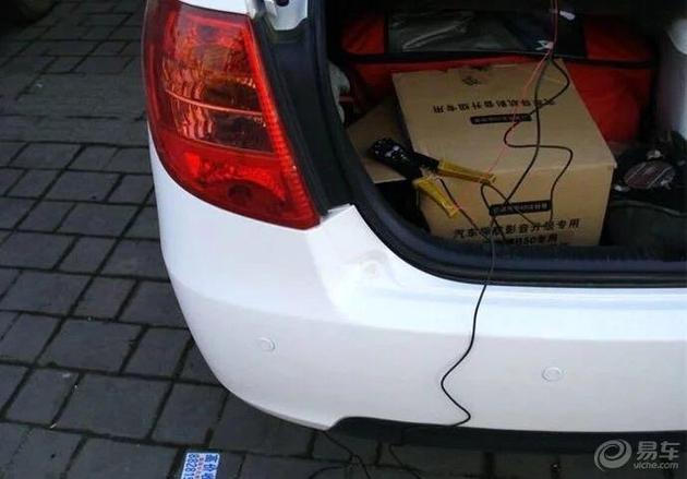 喜欢玩车？看看老司机如何自己自己动手安装倒车影像