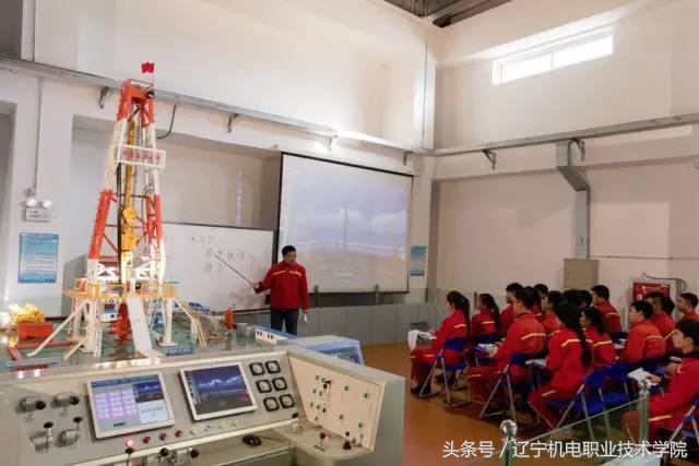 辽宁这18所高职高专在全国出名了！毕业收入比211、985高