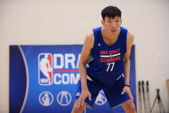 邹雨辰为什么退出nba(邹雨宸宣布退出NBA选秀！吵的沸沸扬扬的选秀不过是博眼球罢了)