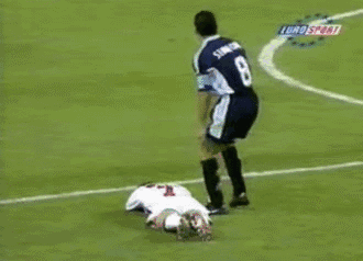 1998世界杯阿根庭(98年世界杯贝克汉姆的这张红牌，让他沦为全英罪人！)