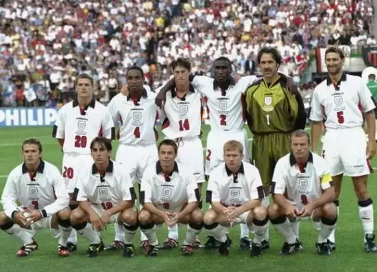 1998世界杯阿根庭(98年世界杯贝克汉姆的这张红牌，让他沦为全英罪人！)