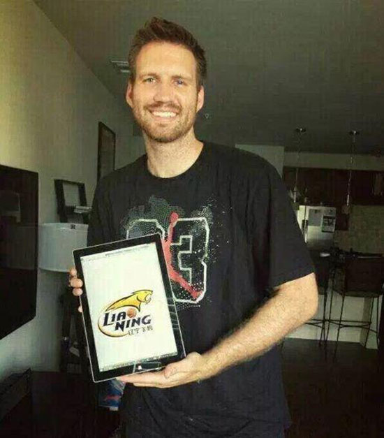 在最近的两个赛季中,兰多夫为辽宁男篮冲击cba的总冠军立下赫赫战功