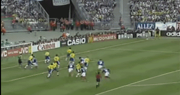 02世界杯依靠里瓦尔多(98年世界杯决赛上的罗纳尔多到底怎么了？)