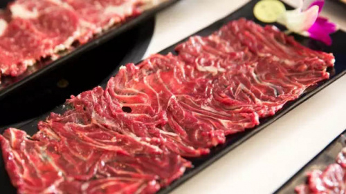 下雨天，吃着火锅唱着歌