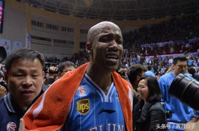 马布里在nba为什么走了(北京男篮前队员透露球队与马布里解约原因，但网友并不买账！)