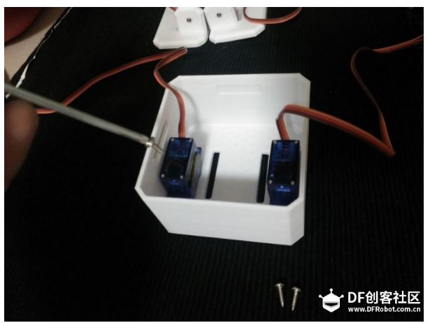 会跳太空步的萌嘎舞两个小时就能制作的DIY机器人