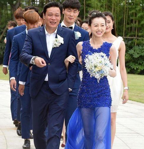 冯潇霆老婆出轨(笔者更加佩服婚姻是范志毅第三次结婚)