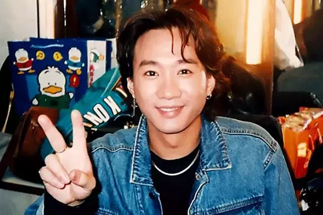 悼念黄家驹逝世24周年！纵有千万光辉岁月，人间再无黄家驹