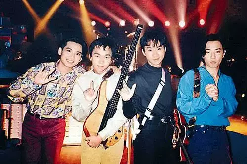悼念黄家驹逝世24周年！纵有千万光辉岁月，人间再无黄家驹