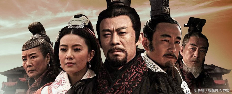 《长相思》第二季热映中，男主深夜看剧本探讨剧情，细节控满满！