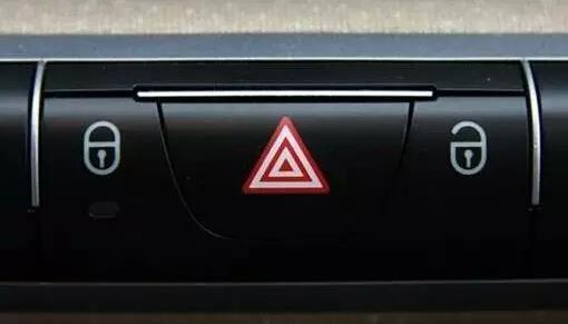 新手推荐：这十三条高速驾驶时的注意事项，老司机们都懂！