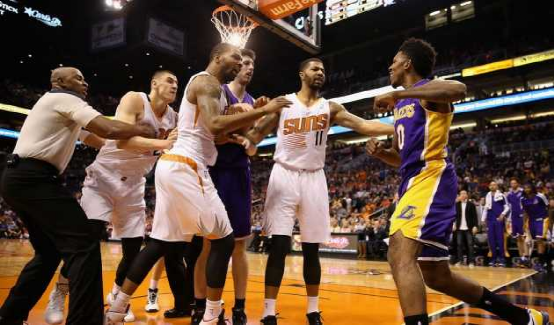 杨少侠为什么退出nba(尼克杨为什么要出走湖人？这3件事彻底伤透了杨少侠的心！)