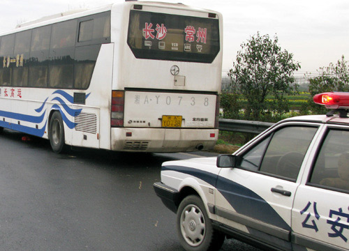 新手推荐：这十三条高速驾驶时的注意事项，老司机们都懂！
